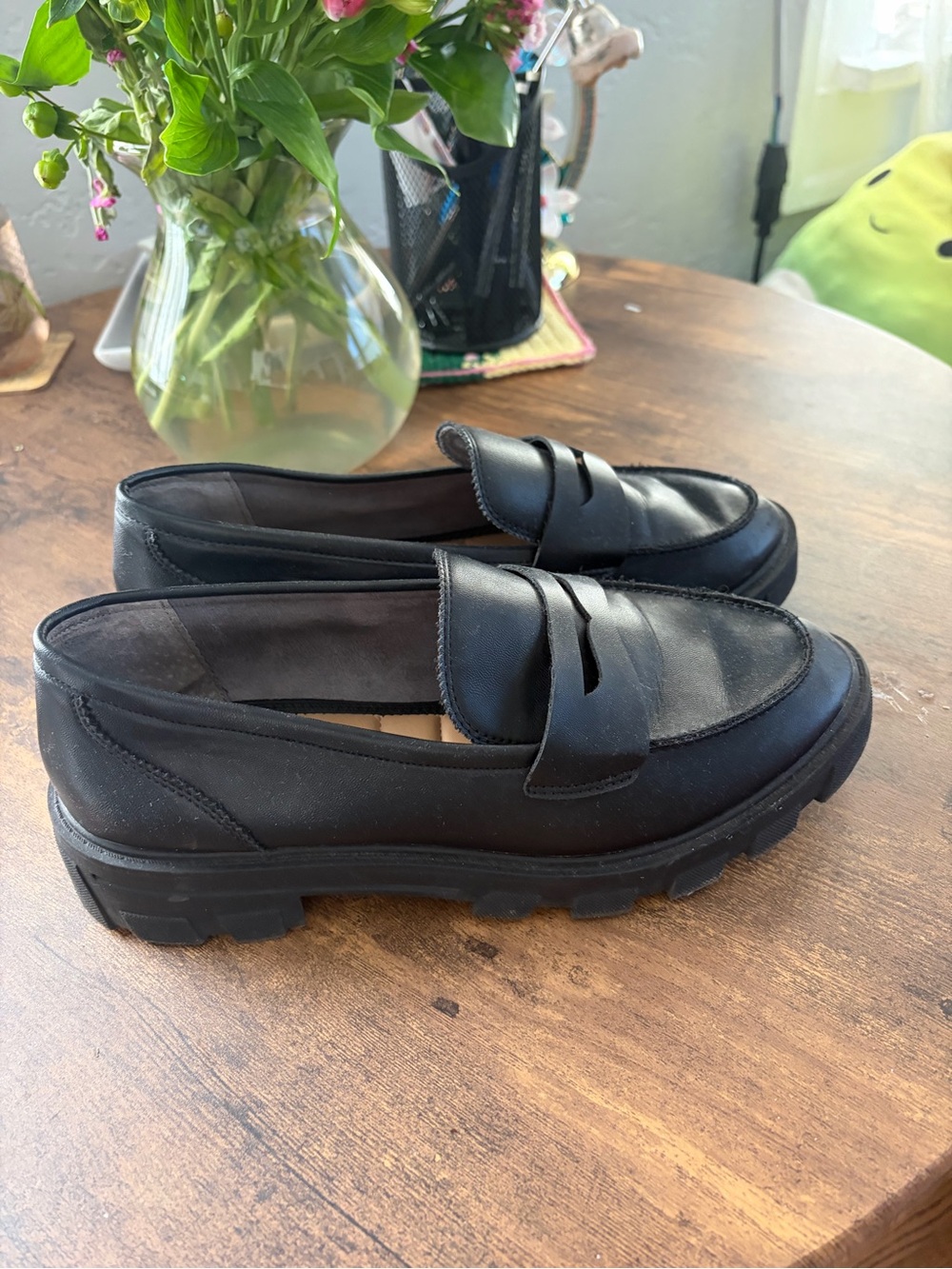 Crown Vintage Black Penny Loafers